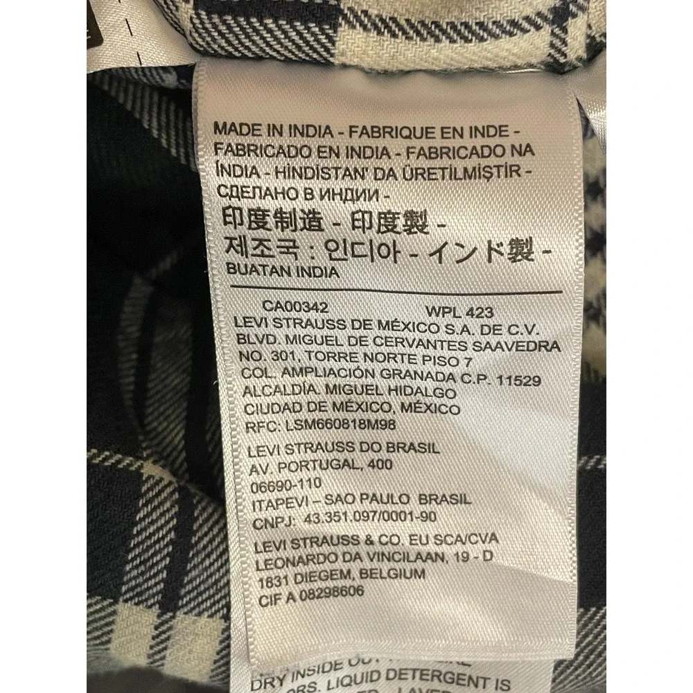 Levis Mens Standard Fit Plaid Western Snap Shirt Navy White PC9-85745-0027